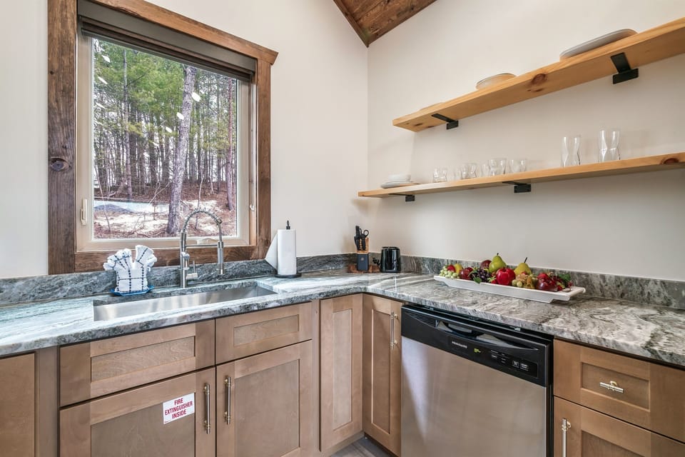 Cook and dine with ease during your stay.