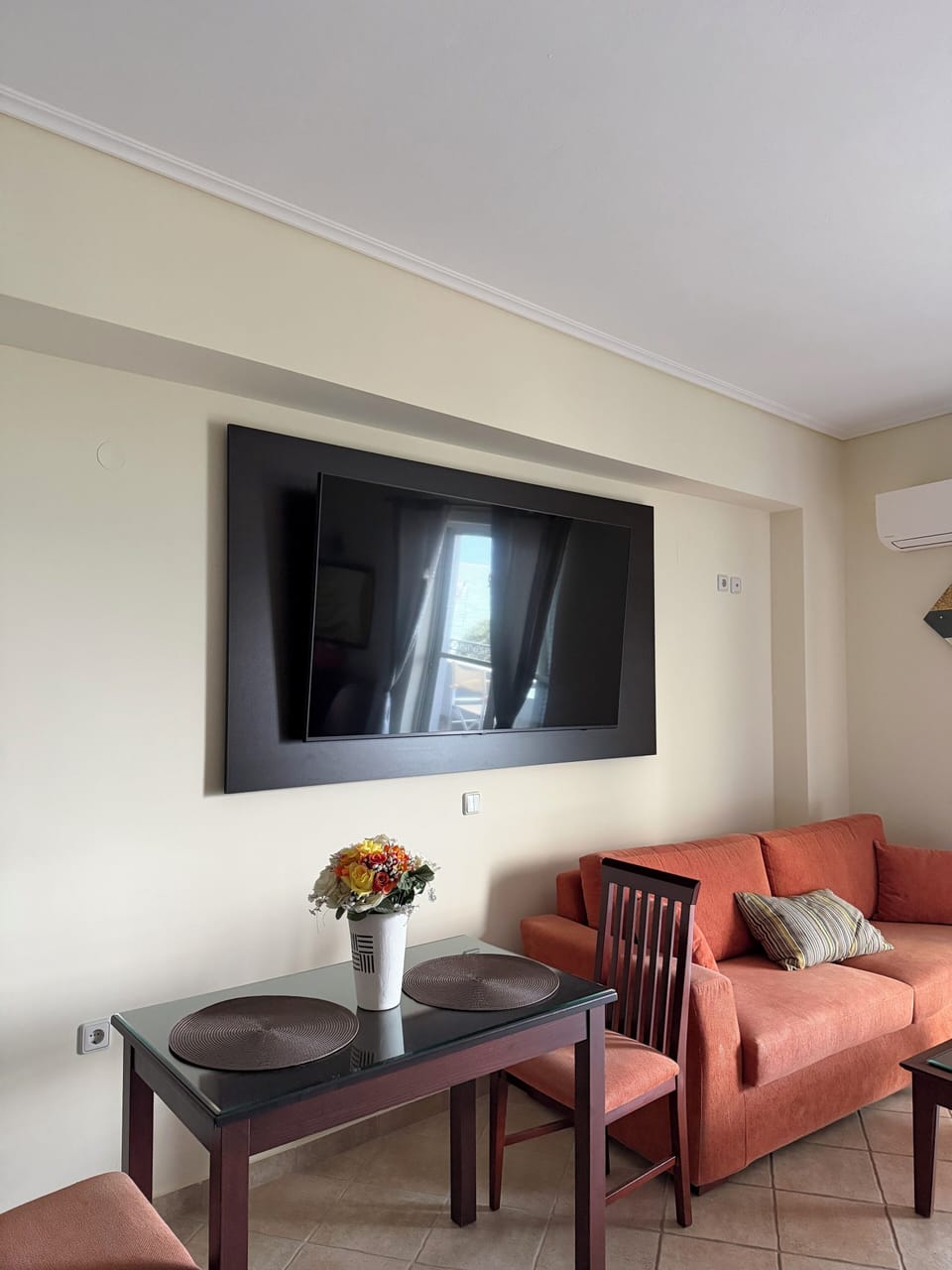 Superior Double Room, Beach View | Living area