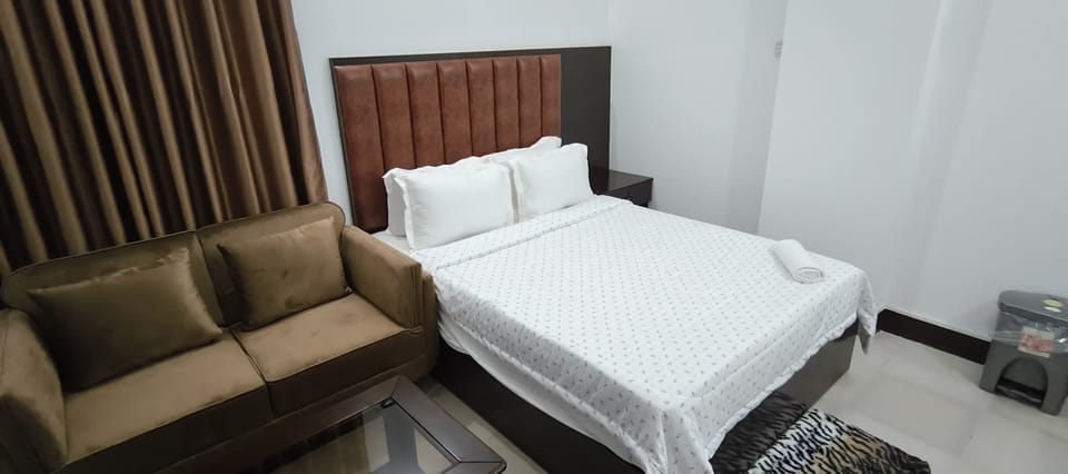 Deluxe Double Room | Desk, laptop workspace, free WiFi