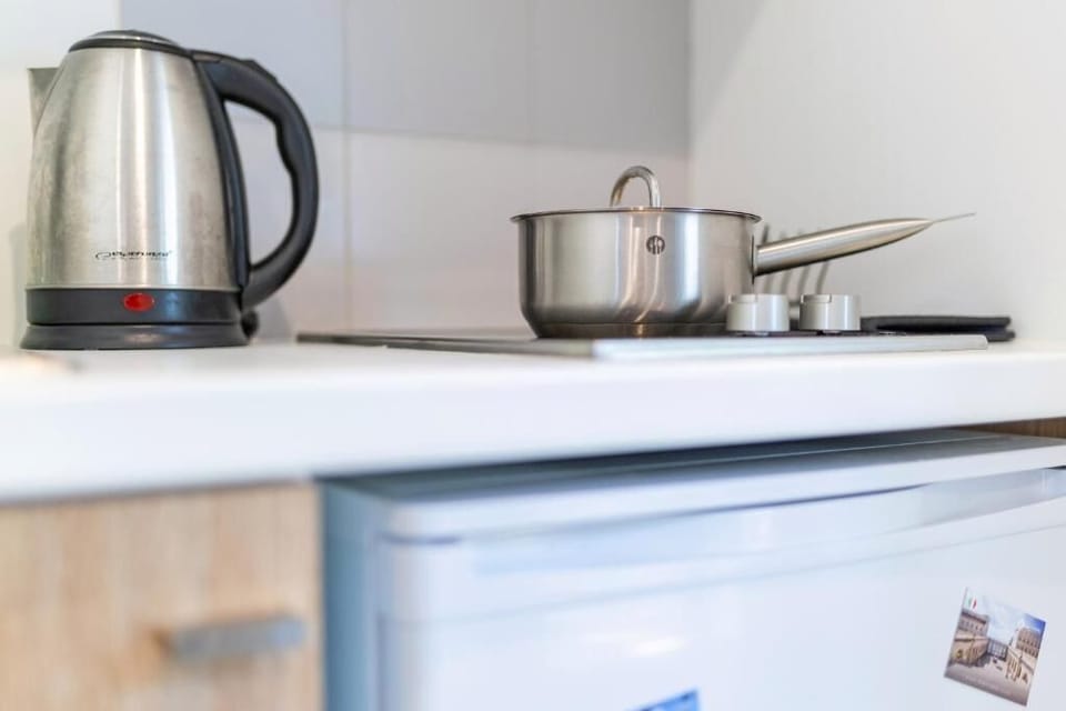 Mobile Home, Garden View | Coffee and/or coffee maker