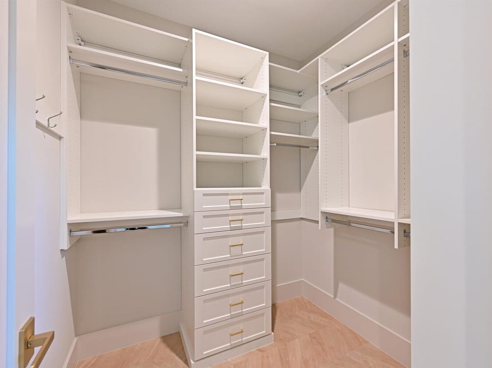 Main master walk in closet Level 3