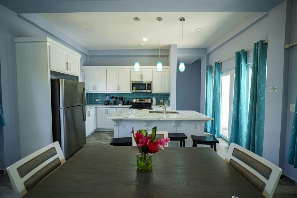 Villa Armoniosa - LL Beachfront 2BR w/ Pool (5435)