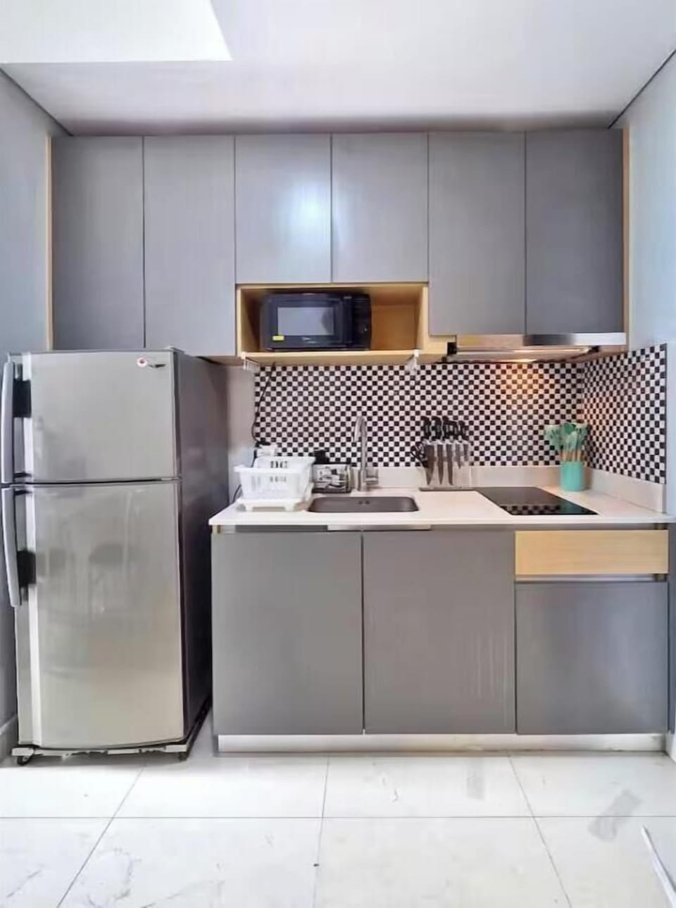 Apartment, 2 Bedrooms, City View | Private kitchen | Fridge, microwave, stovetop, cookware/dishes/utensils