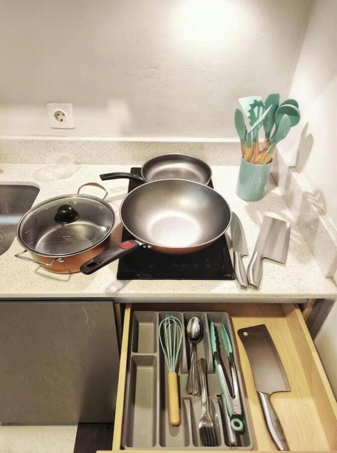 Fridge, microwave, stovetop, cookware/dishes/utensils
