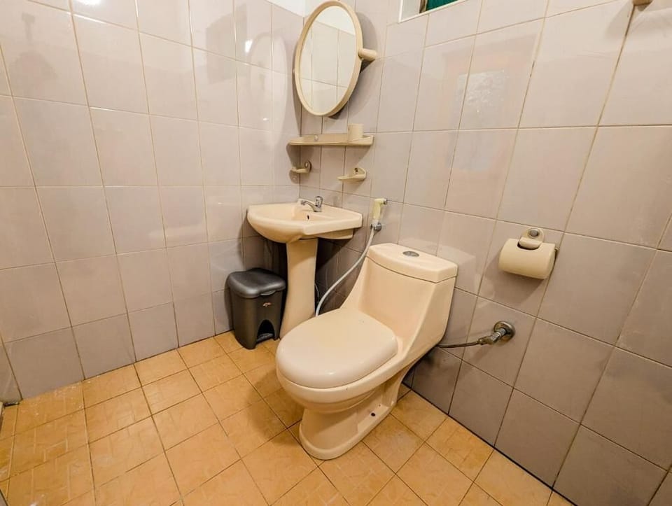 Comfort Double or Twin Room, Hill View | Bathroom | Slippers, bidet