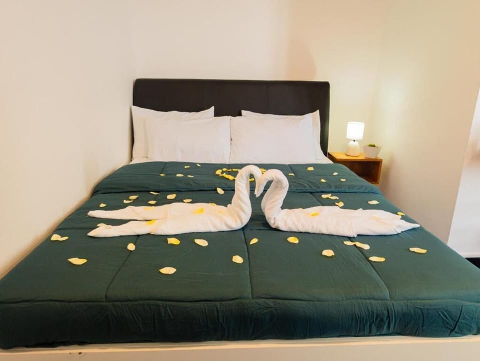 Deluxe Double Room, Garden View | Soundproofing, free WiFi