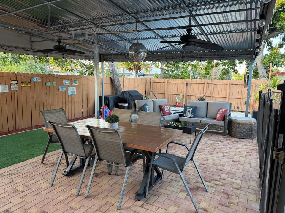 Outdoor dining