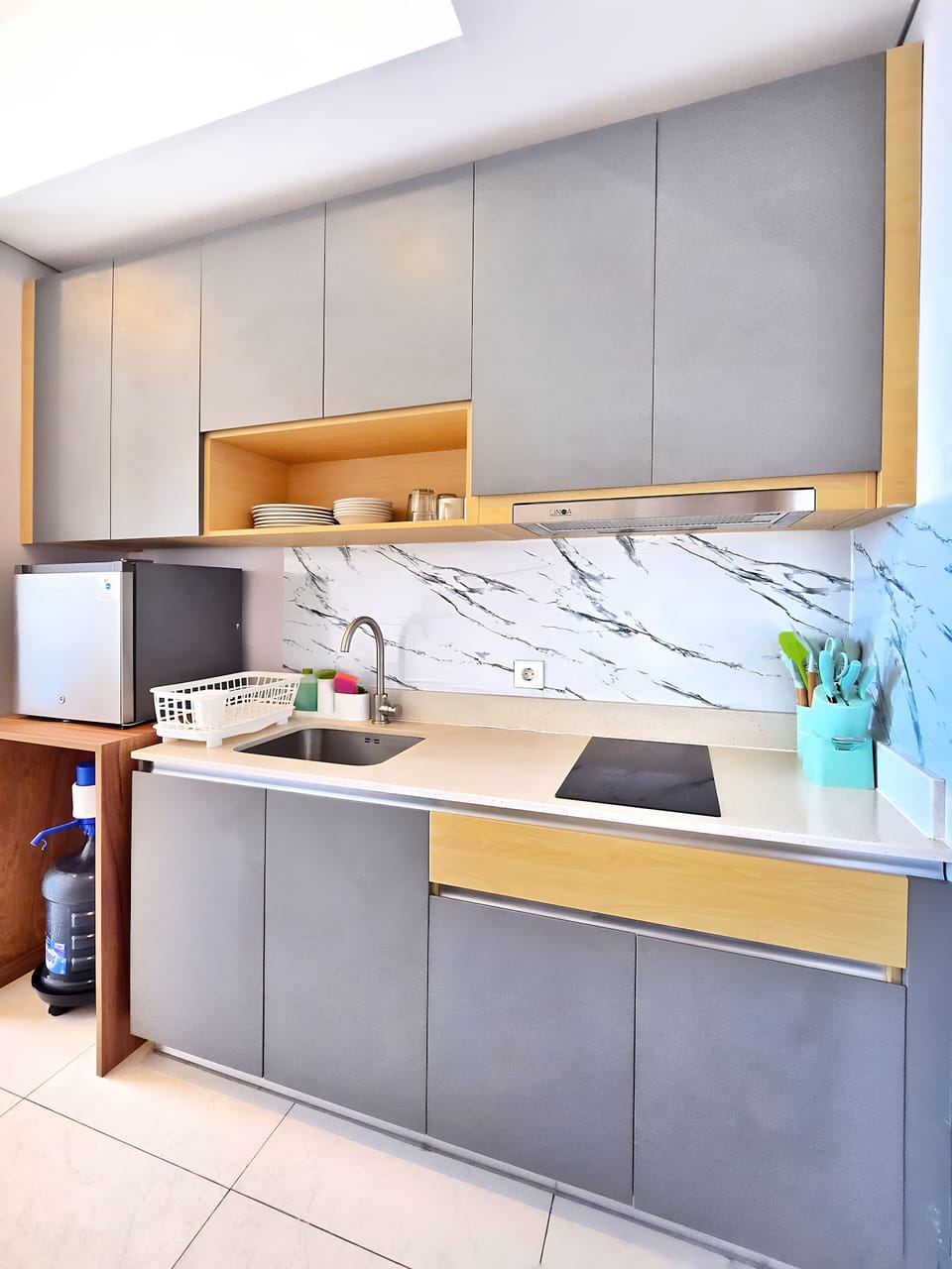 Apartment, 3 Bedrooms, City View | Private kitchen | Mini-fridge, stovetop, cookware/dishes/utensils