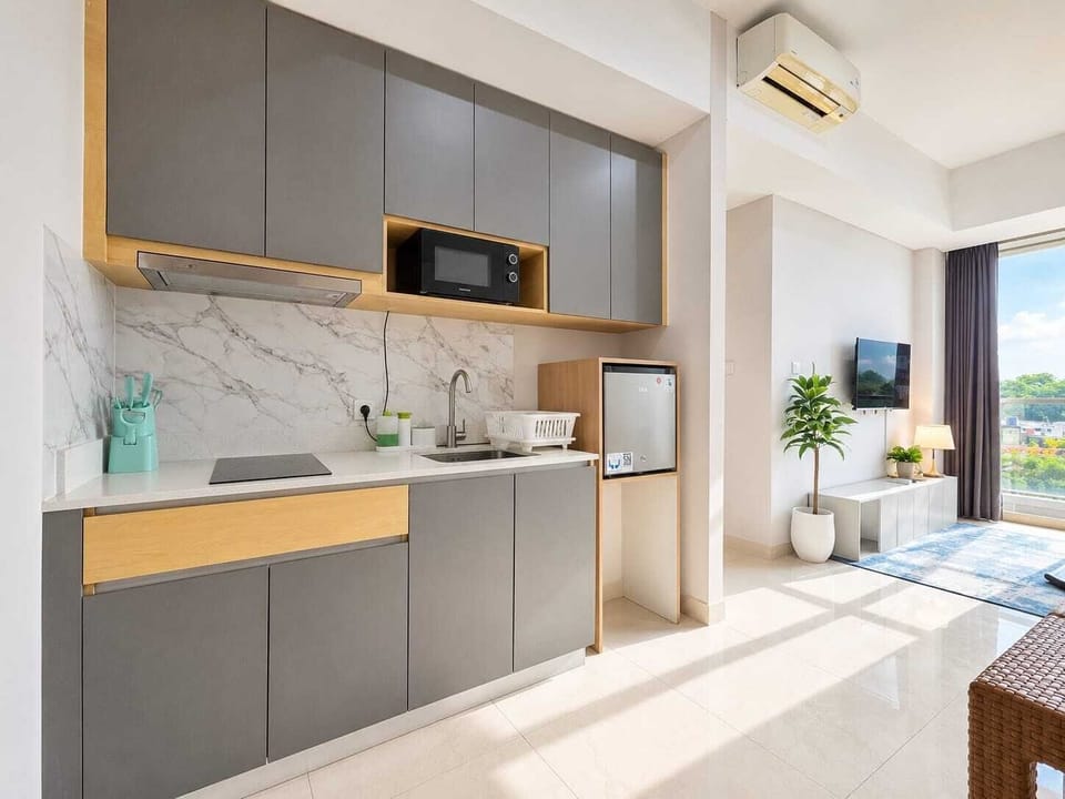 Apartment, 3 Bedrooms, City View | Private kitchen | Mini-fridge, stovetop, cookware/dishes/utensils