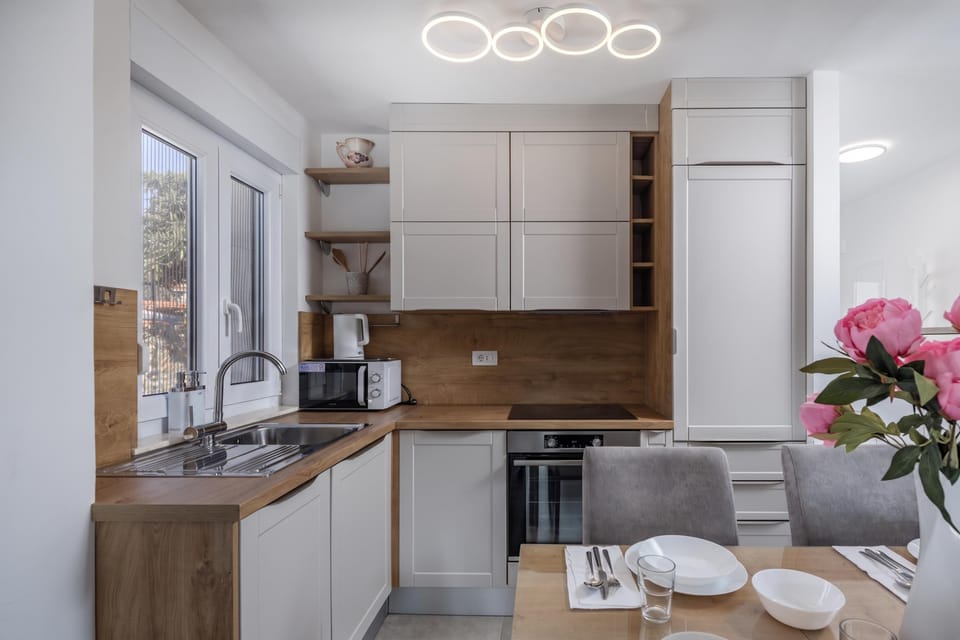 Family House, 2 Bedrooms, Microwave (Susi's Holiday Home) | Private kitchen