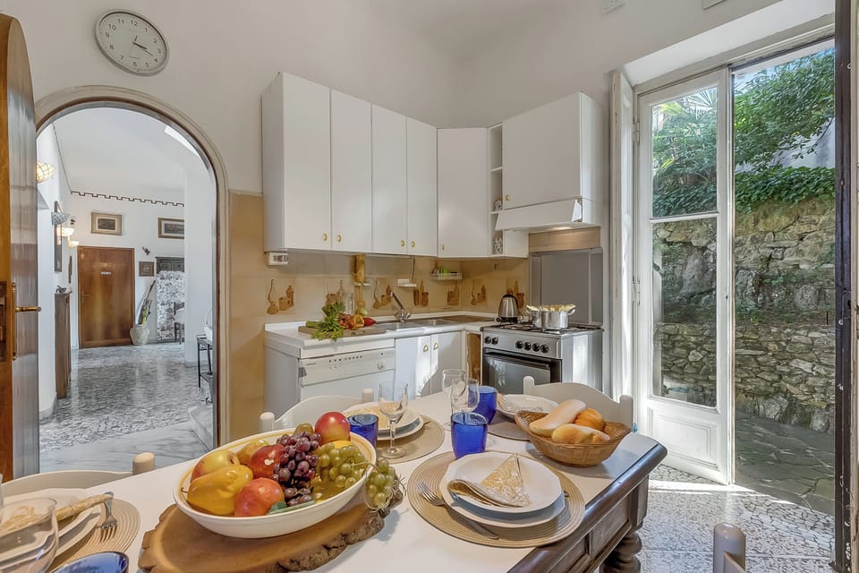 Standard Villa, 3 Bedrooms, 2 Bathrooms, Lakeside (Villa Incanto Sul Lago: Lakefront,) | Private kitchen