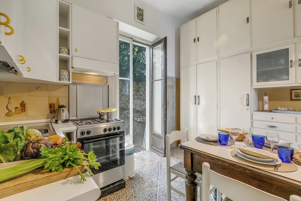 Standard Villa, 3 Bedrooms, 2 Bathrooms, Lakeside (Villa Incanto Sul Lago: Lakefront,) | Private kitchen