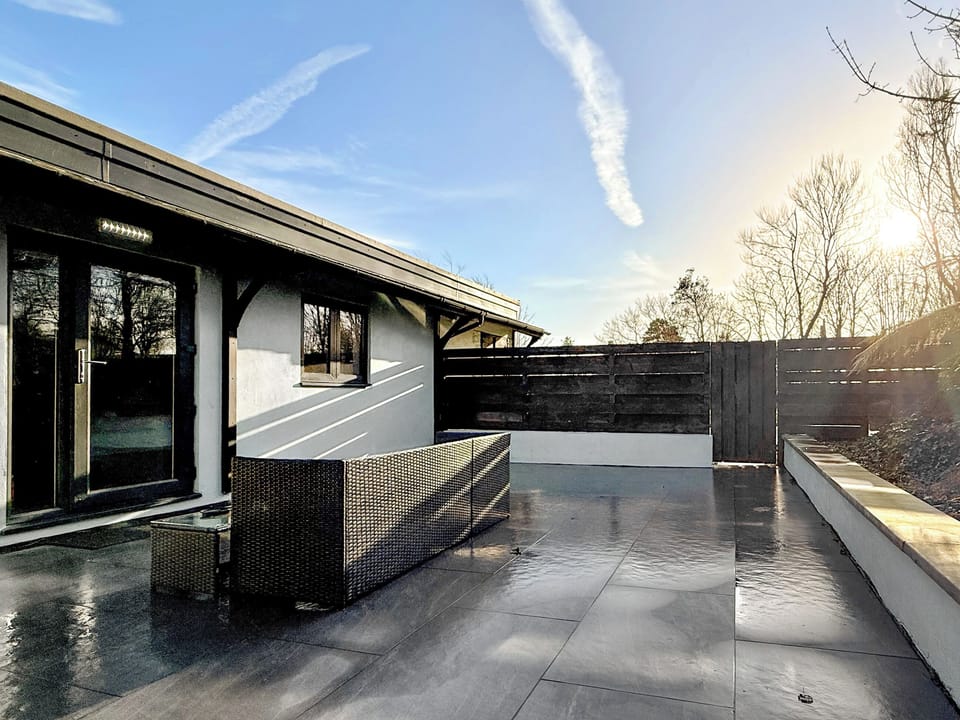 Outdoor | Courtyard Studio 1, Douglas