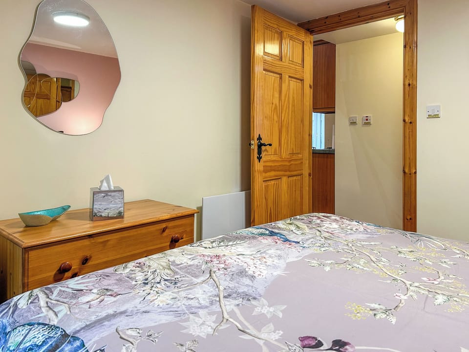 Double bedroom | Ploughman&rsquo;s Rest - Winston Holiday Accommodation, Peebles