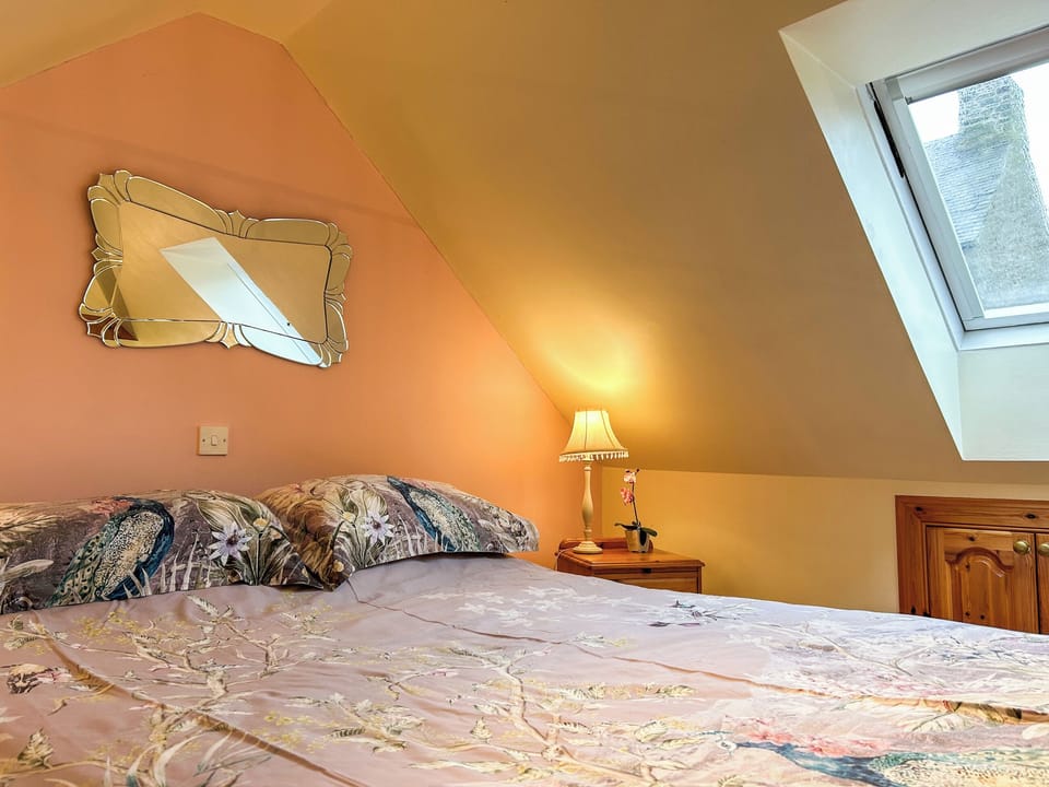 Double bedroom | Ploughman&rsquo;s Rest - Winston Holiday Accommodation, Peebles