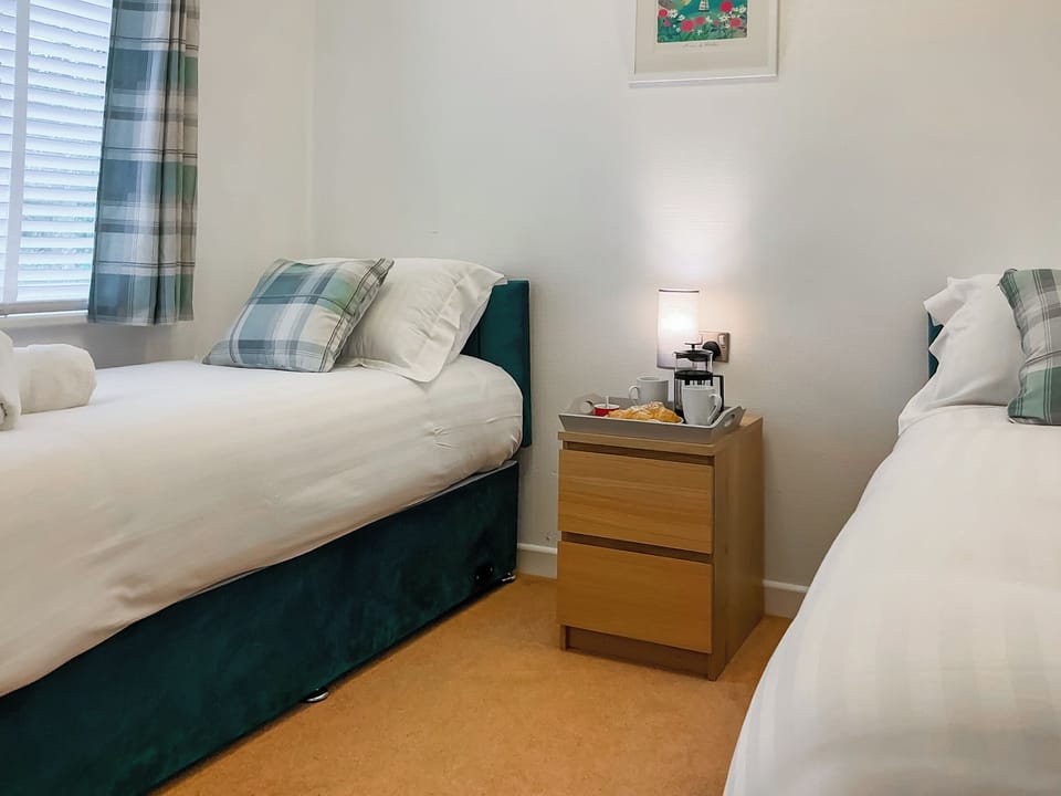 Twin bedroom | 9 Trehawks, Rock