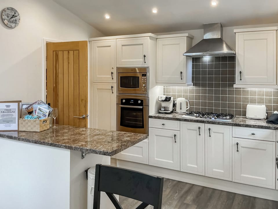 Kitchen | 9 Trehawks, Rock