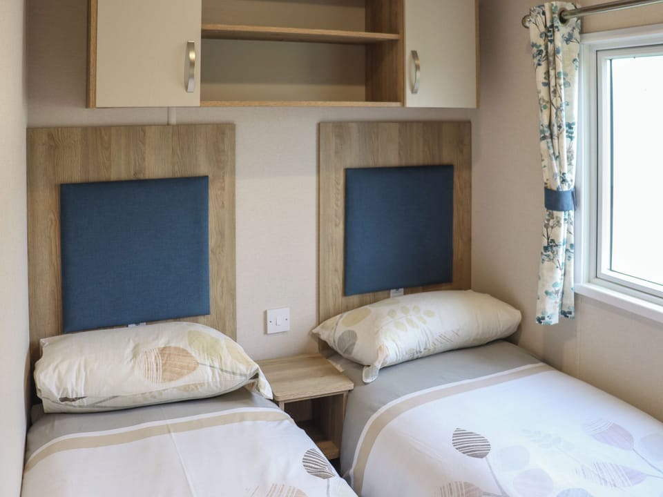 Twin bedroom | Keswick 17 - Redford Caravan Park, Narberth