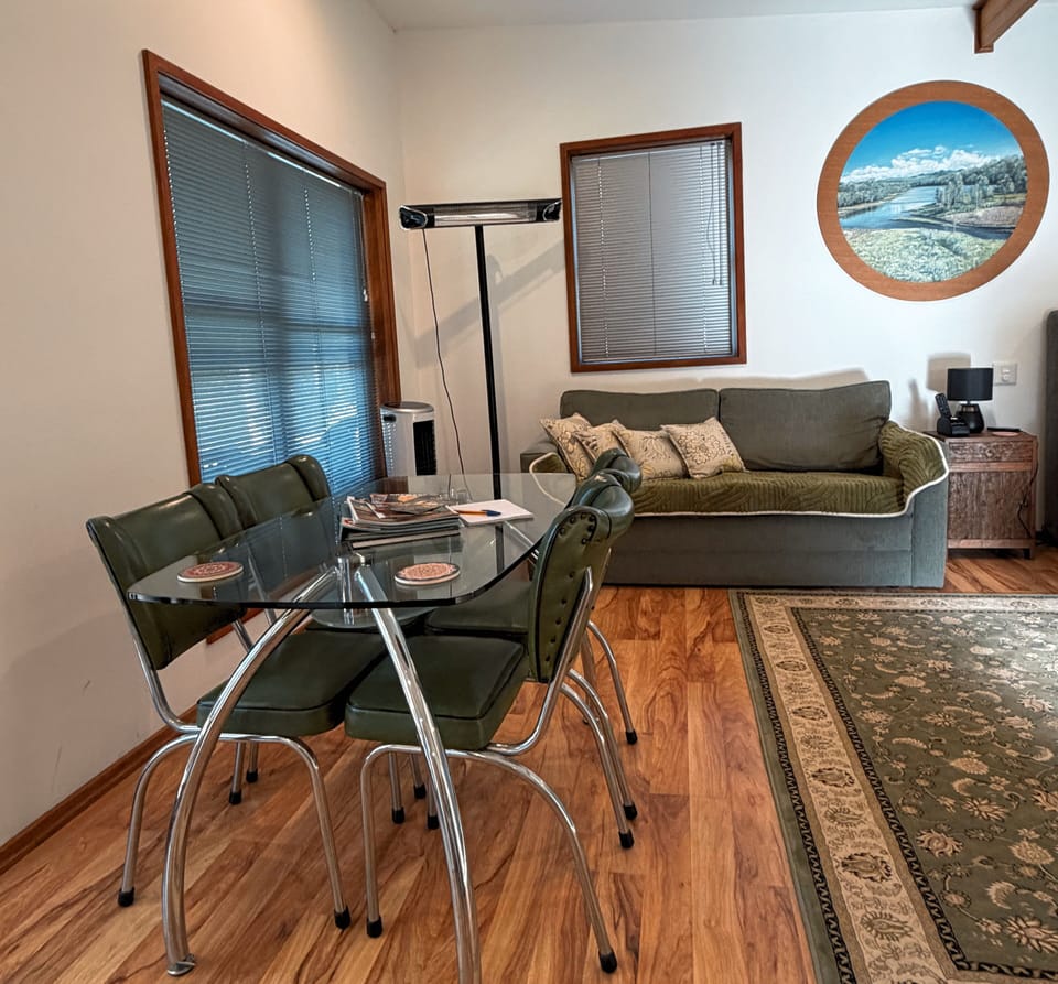 same sofa and table setting