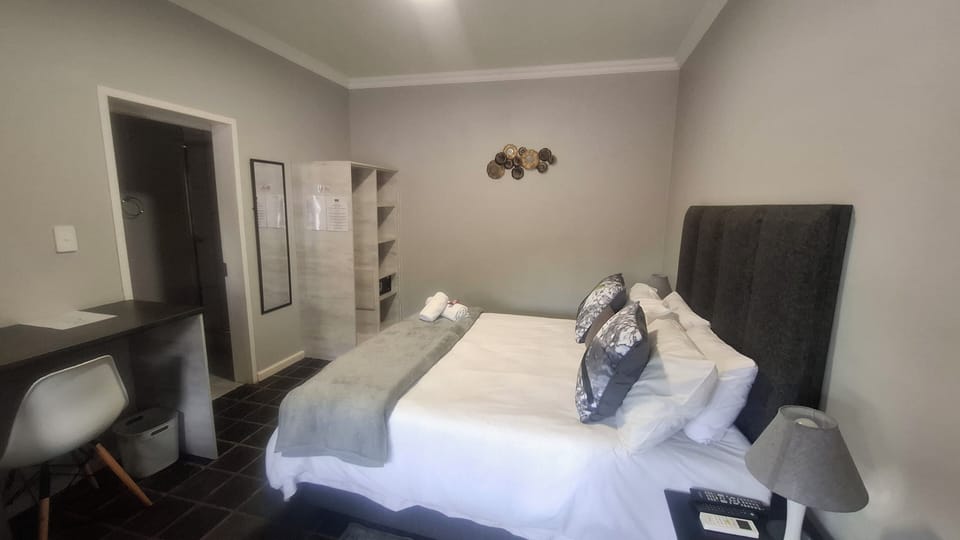 Deluxe Double Room, Garden View | Premium bedding, memory foam beds, in-room safe, individually decorated