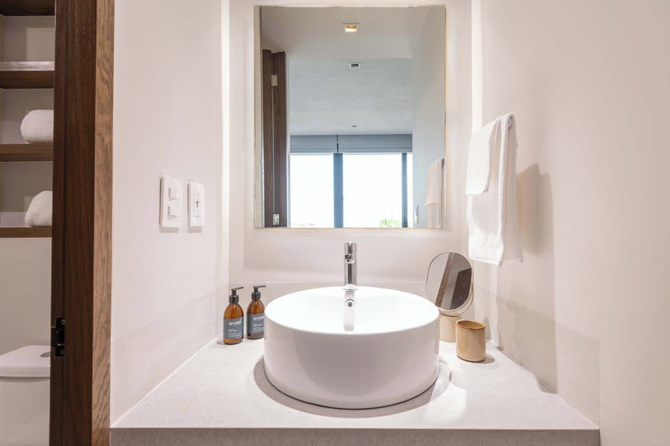 Bathroom sink