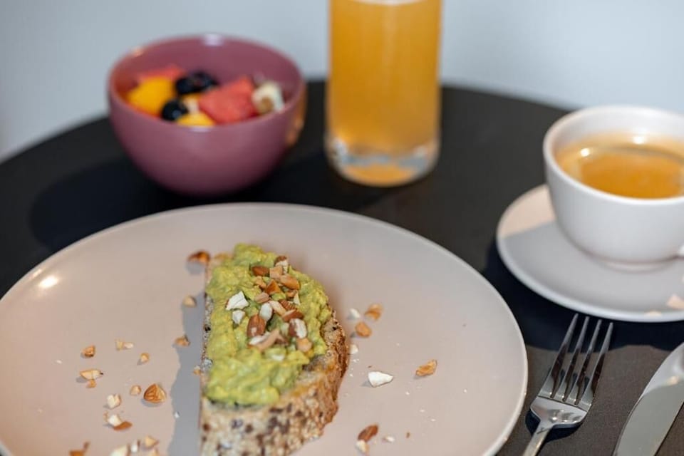 Free daily cooked-to-order breakfast