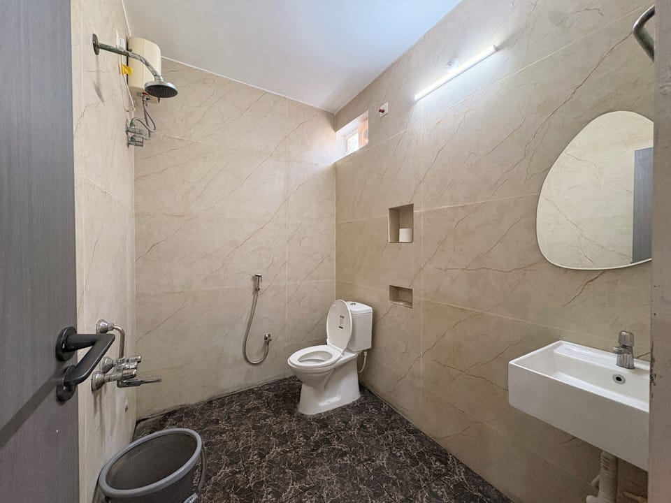 Deluxe Suite | Bathroom | Bidet