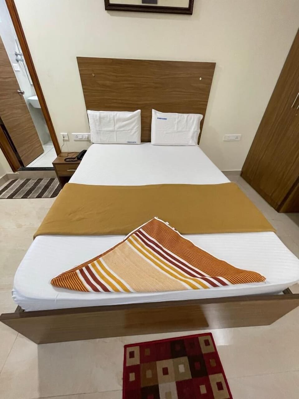 Deluxe non ac room | WiFi (free)