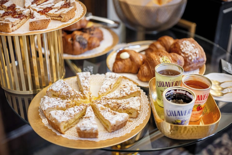 Daily buffet breakfast for a fee