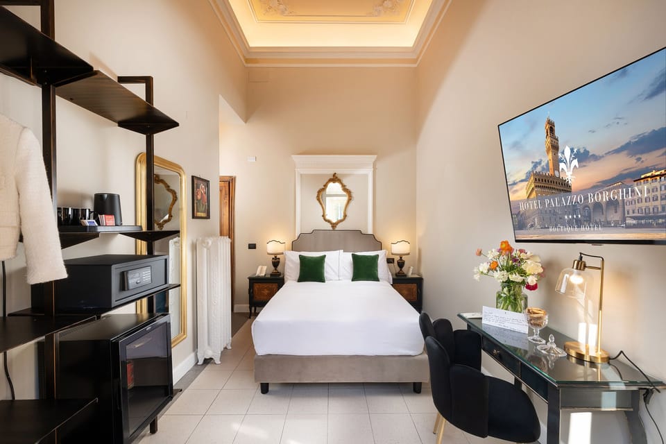 French Bed | In-room safe, desk, free WiFi