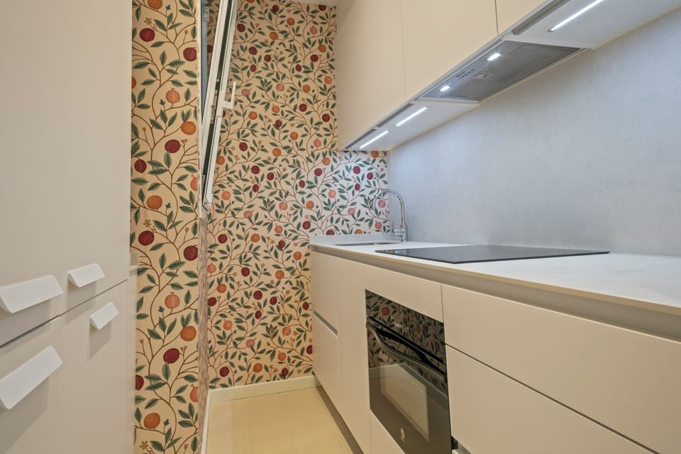 Superior Apartment | Private kitchen | Full-size fridge, microwave, oven, stovetop