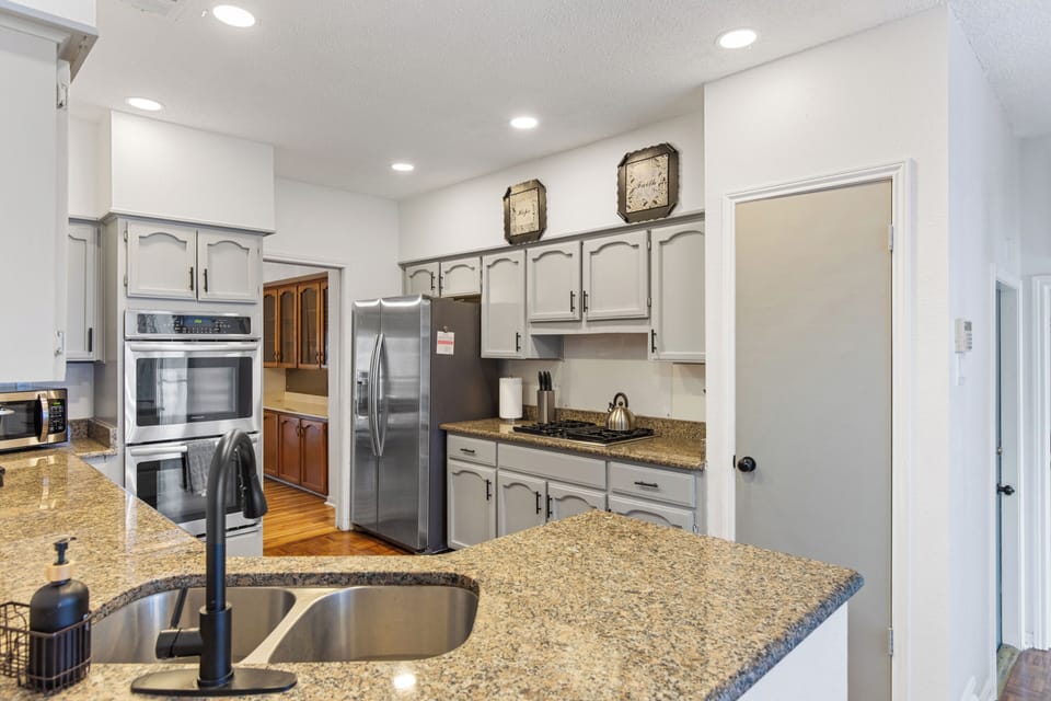Kitchen and appliances