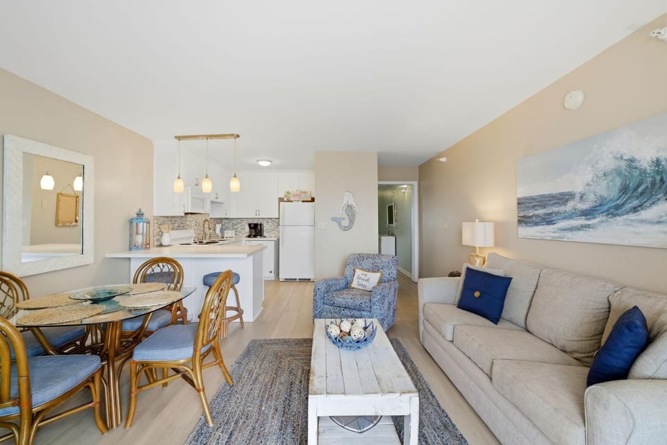 Condo, 1 King Bed with Sofa bed (Perdido Skye 72) | Living area