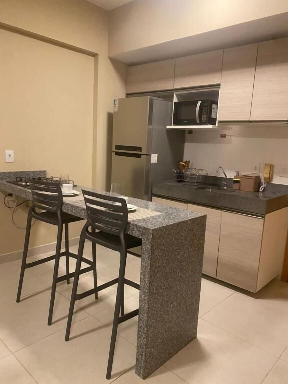 Apartment, Balcony, City View | Private kitchen | Microwave, stovetop
