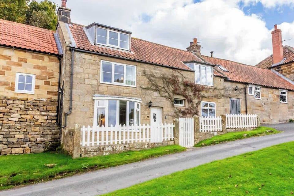 Set next to a superb country inn at the heart of the North York Moors, dating from 1555, the cottage is in an idyllic location and you'll enjoy access to breakfast, lunch and dinner at the pub when you don't fancy catering in your home from home. 