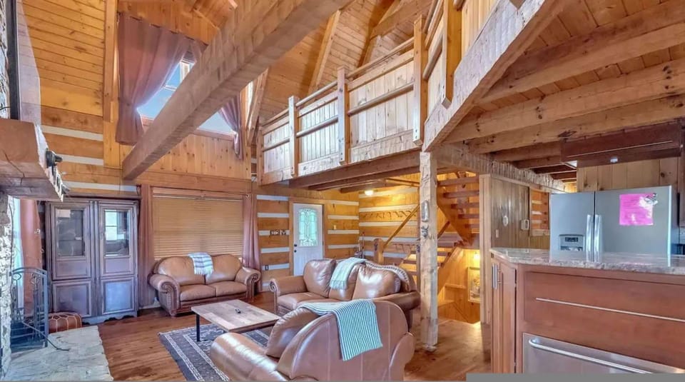 House | 5 bedrooms, high-speed internet