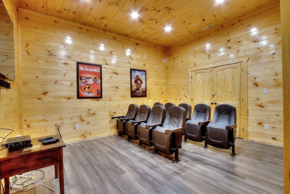 House | 5 bedrooms, high-speed internet