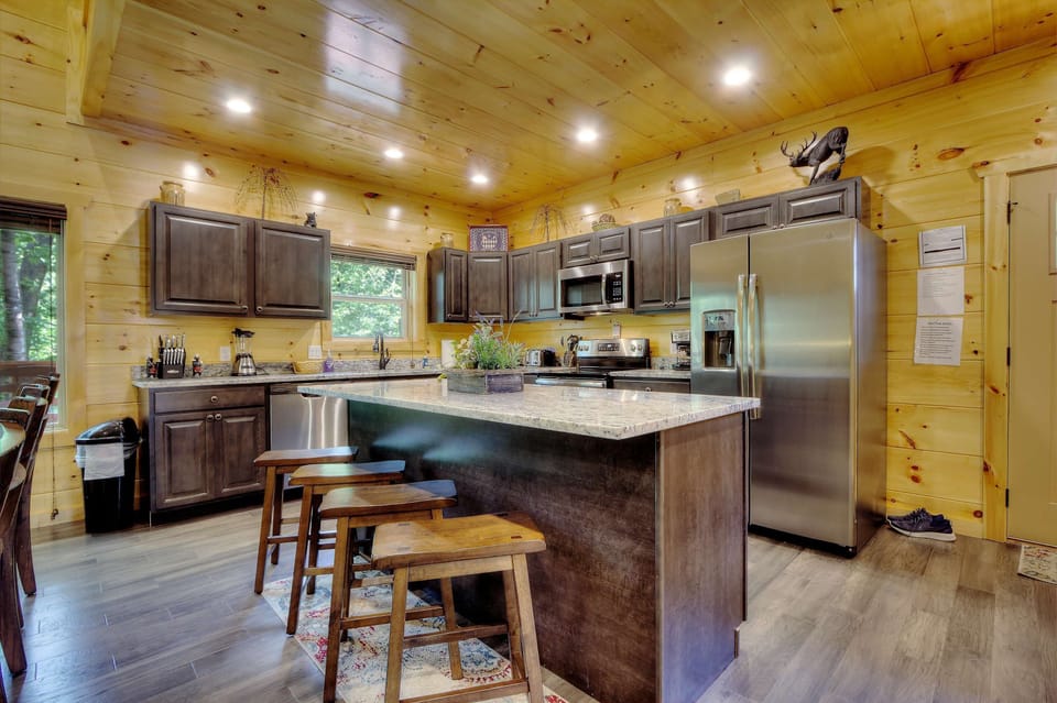 House | 5 bedrooms, high-speed internet