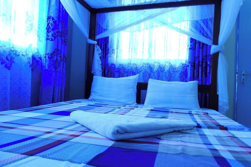 Deluxe Single Room | Free WiFi, bed sheets