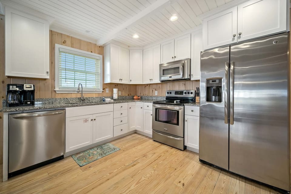 House | 6 bedrooms, high-speed internet