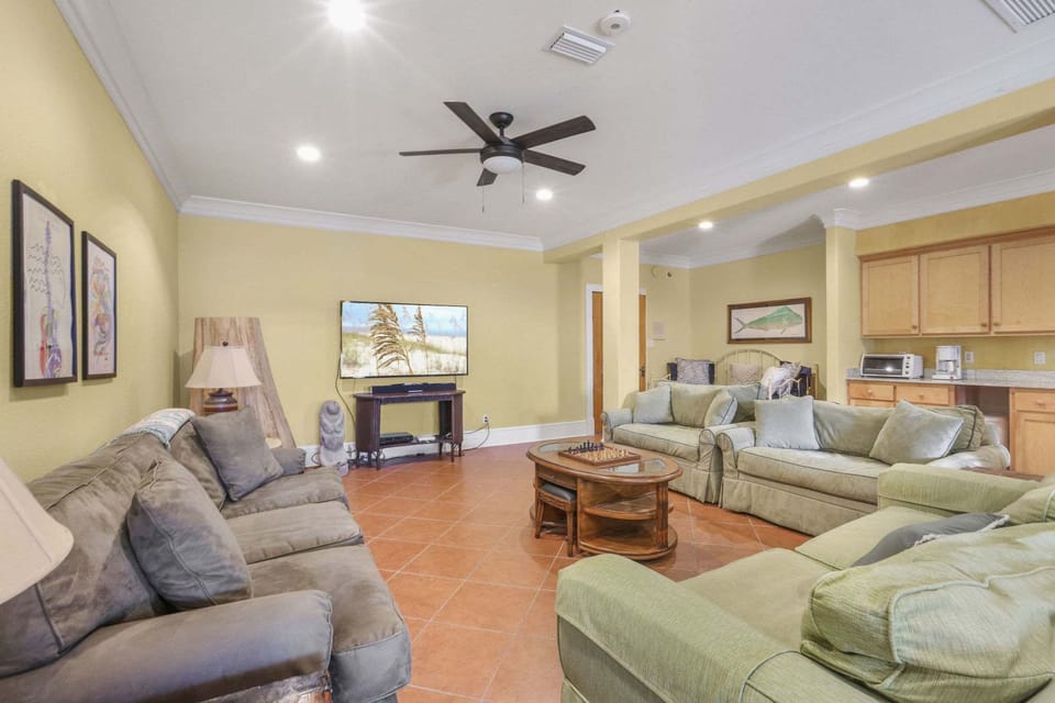 House | 9 bedrooms, Internet