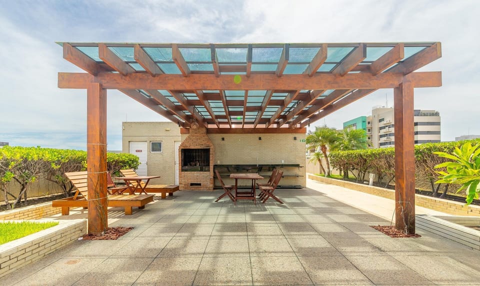 Basic Apartment | Outdoor dining