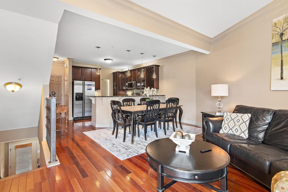 House, Multiple Beds (Beach Pointe 301) | Interior