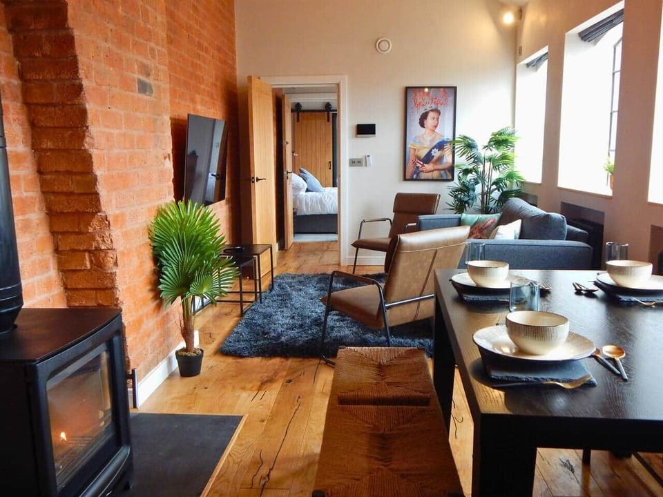 Open Plan Living Room / Dining Room / Kitchen