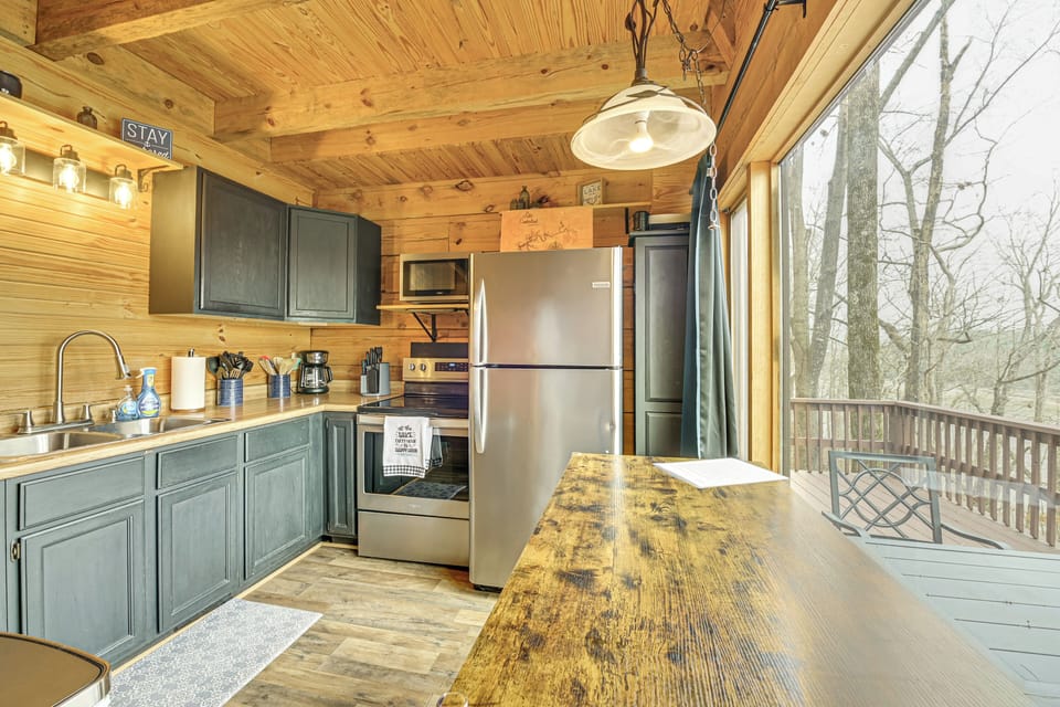 Kitchen | Main Floor