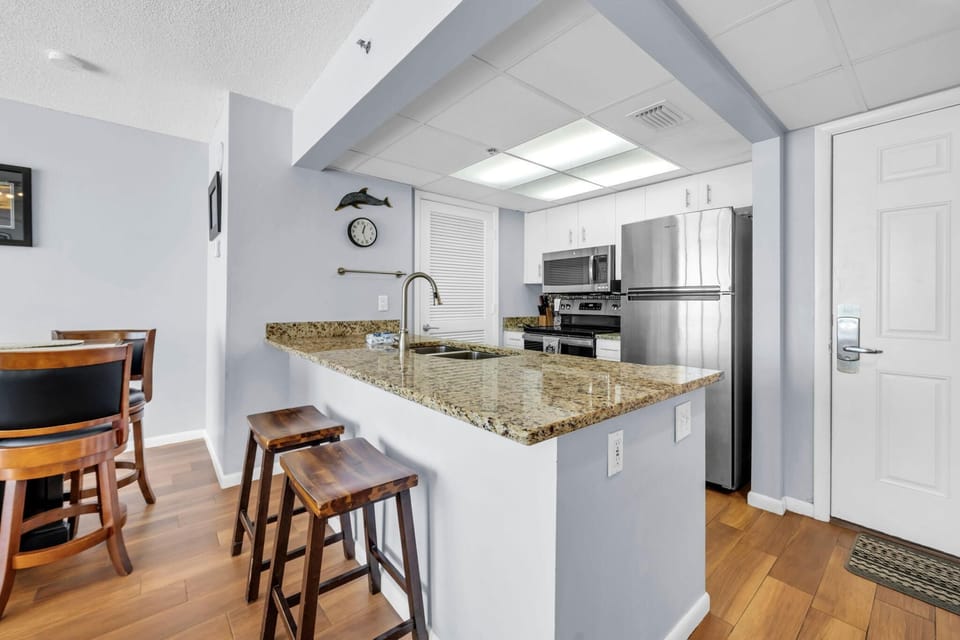 Condo, 1 King Bed with Sofa bed (Long Beach Resort 4-605) | Private kitchen