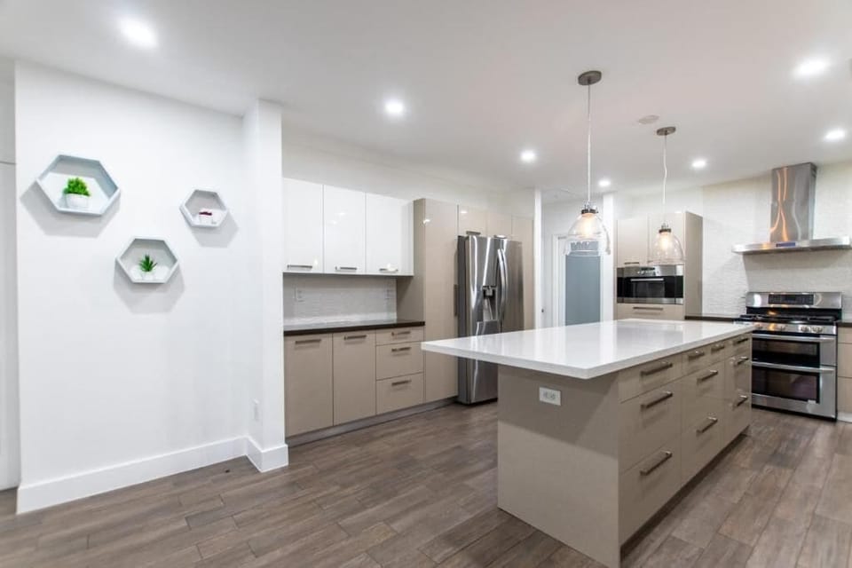 Comfort Room | Private kitchen | Coffee/tea maker, toaster