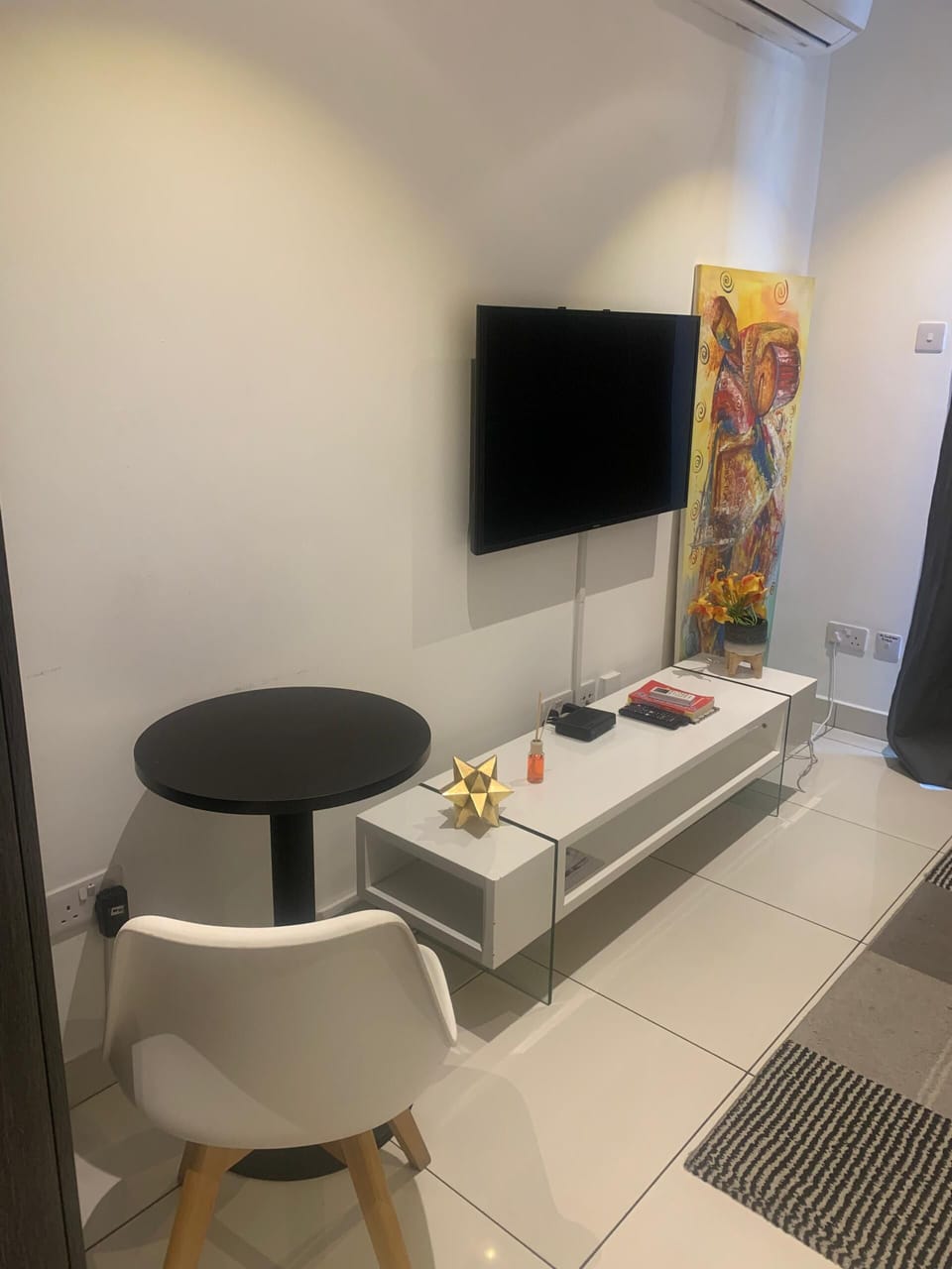 Luxury Studio, Balcony, City View | Interior