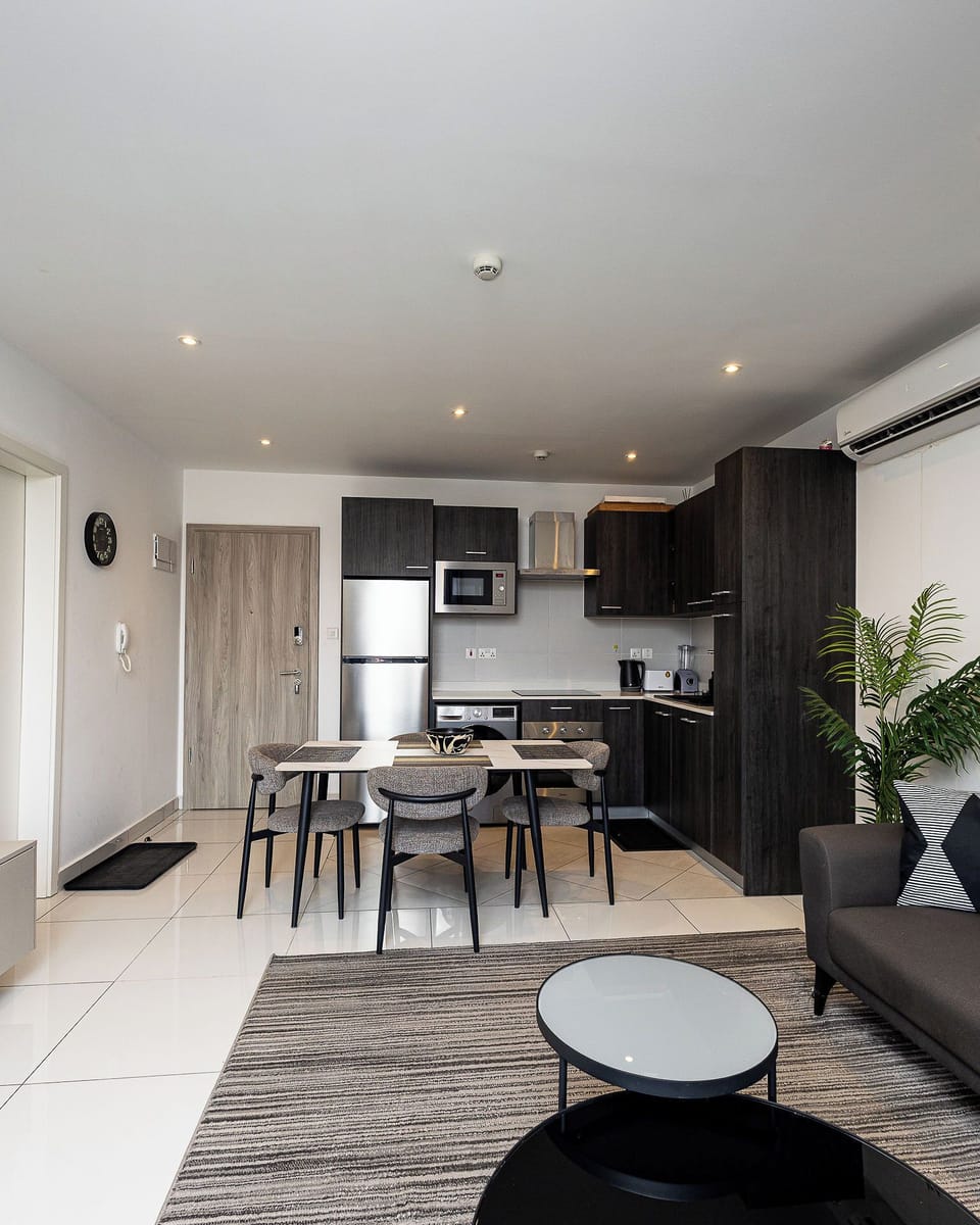 Luxury Apartment, City View | Living area