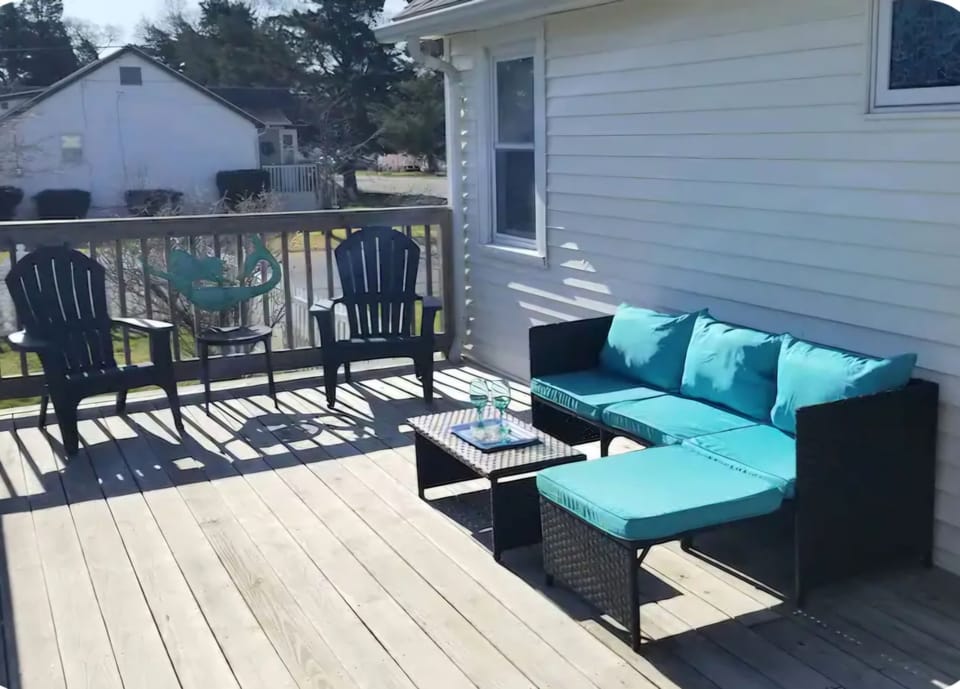 Large Wraparound deck